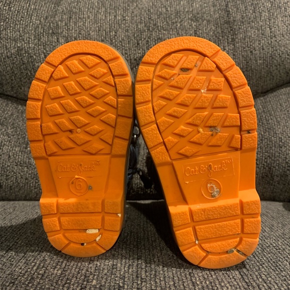 Toddler winter boots size 6 - Picture 4 of 4